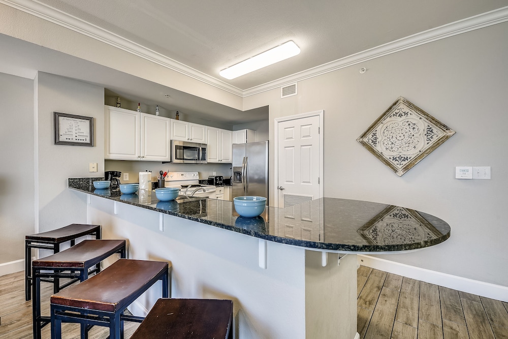 Tidewater by Book That Condo