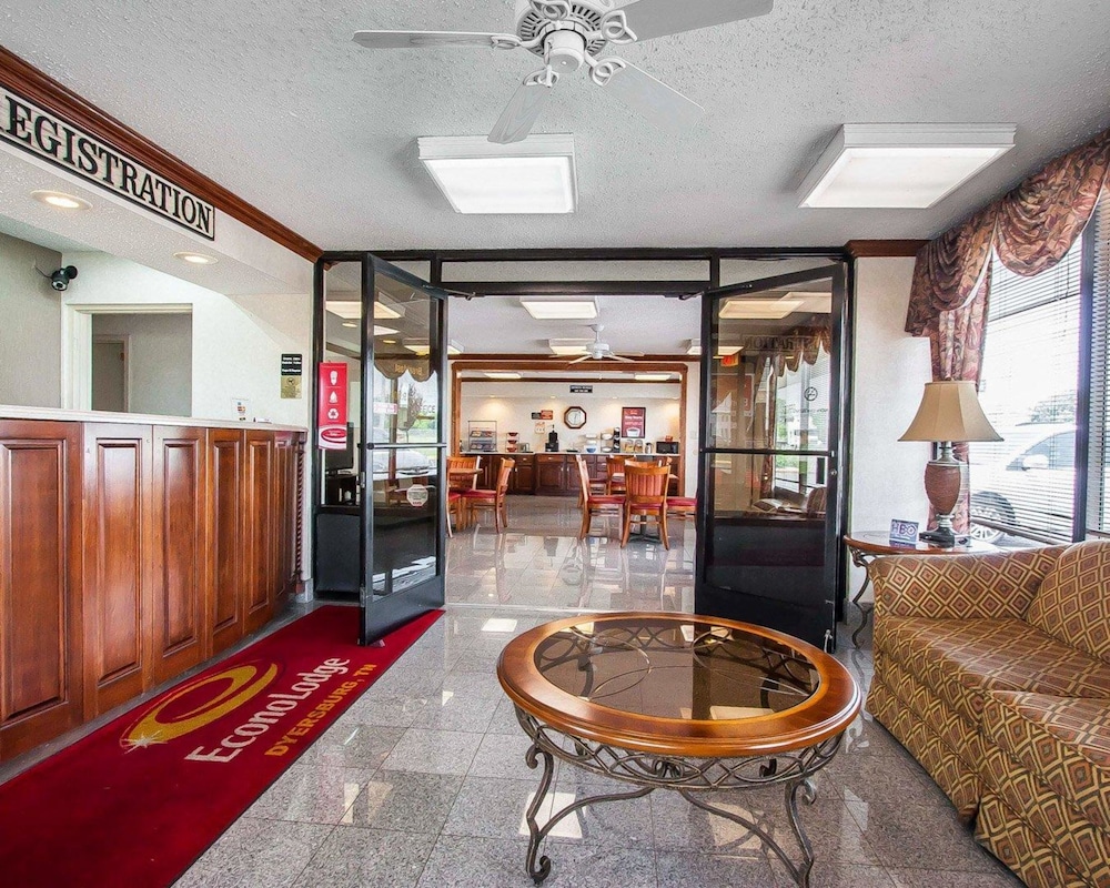 Econo Lodge Dyersburg I-155 view 5