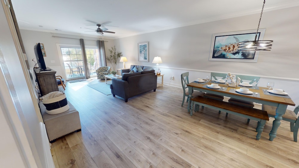 Magnolia Pointe Luster Leaf 4861-104 3 Bedroom Condo