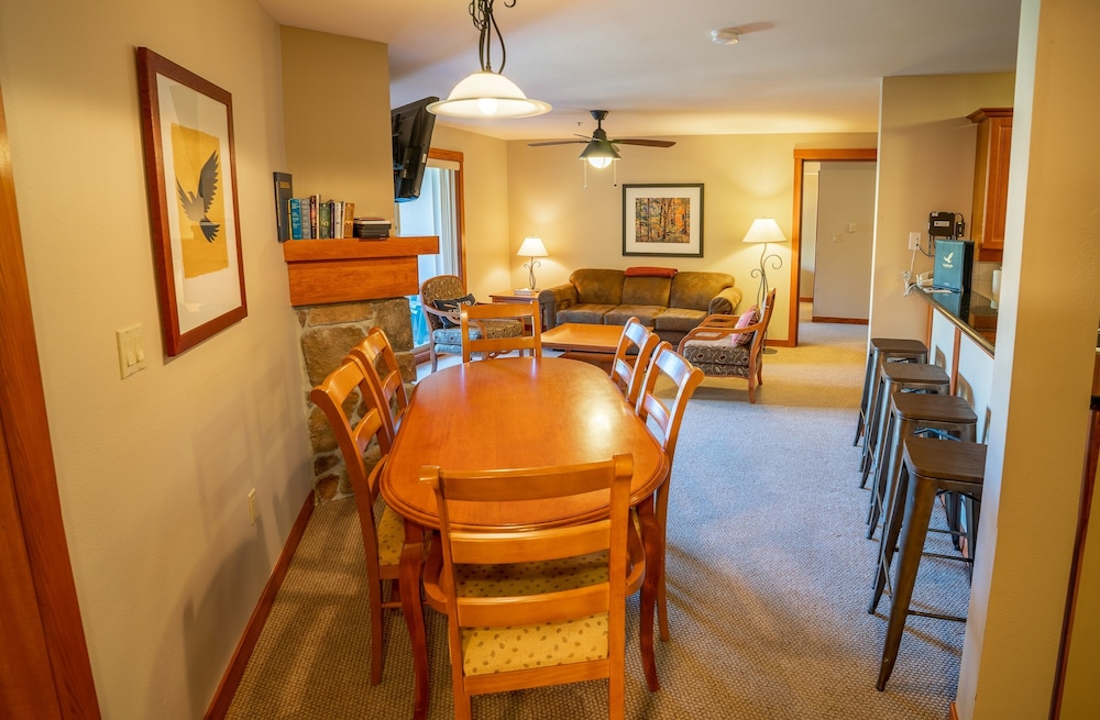 Eagle Springs East 1 & 2 Bedroom Condos