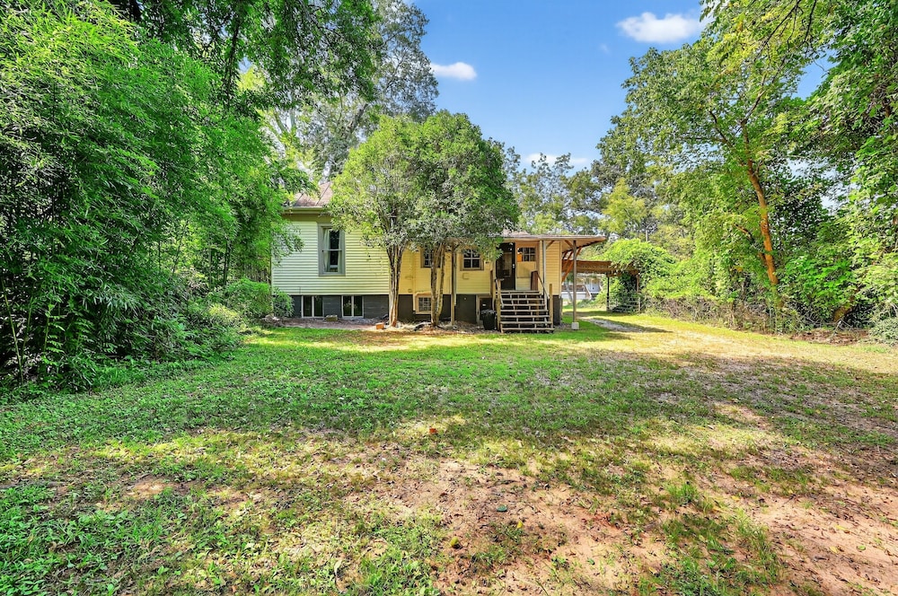 Historic Athens Home With Location & Comfort 3 Bedroom Home