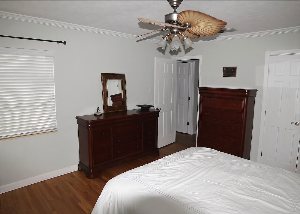 Pet Friendly, 2 Bedroom, Wifi - Bella Casa view 3