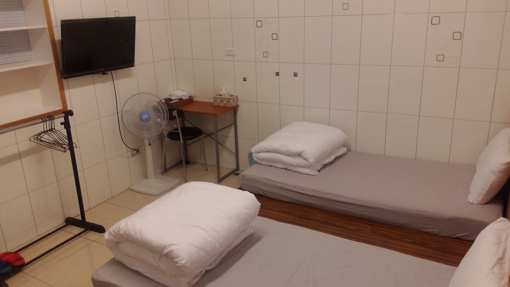 Caitlyn Hostel II