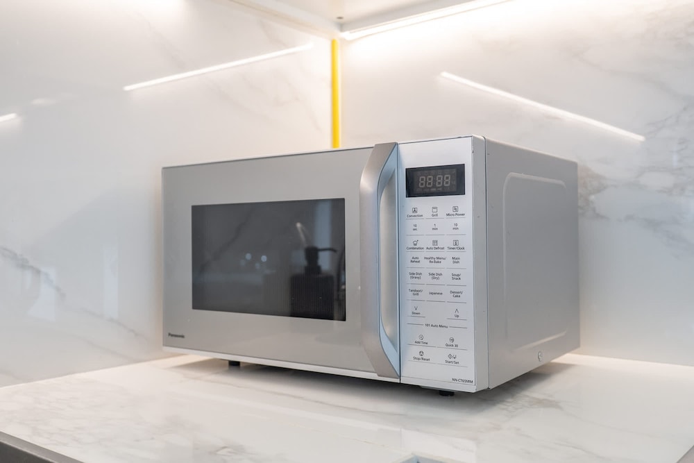 Indulging 1 Bedroom in Azizi Riviera 6