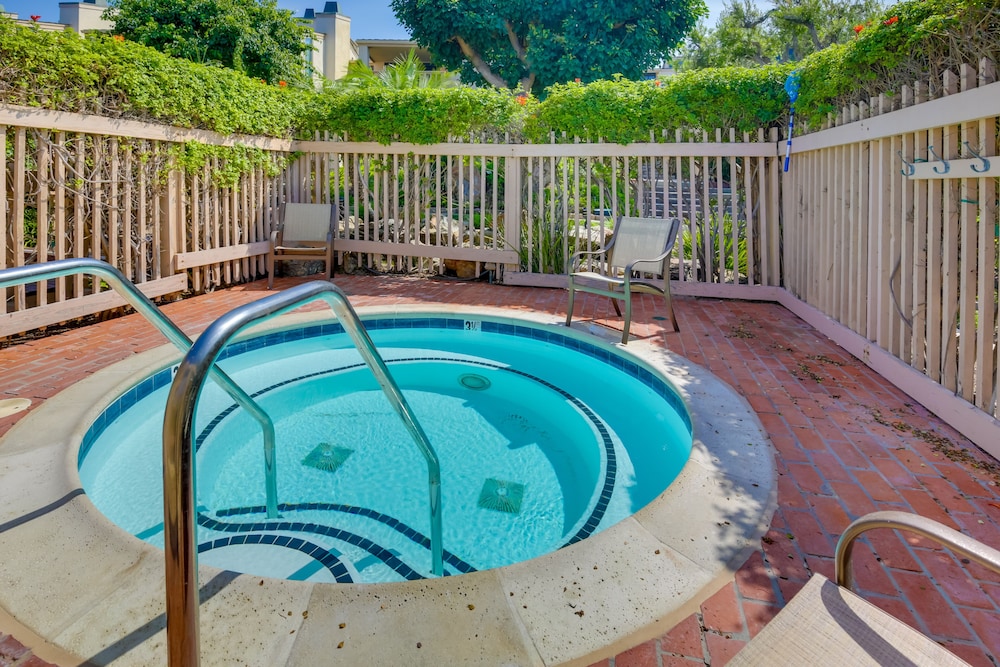 Solana Beach Condo w/ Community Pool, Beach Access