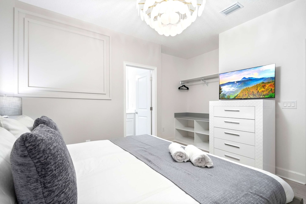 Themed Kids' Rooms, Pool & Game Loft Near Disney