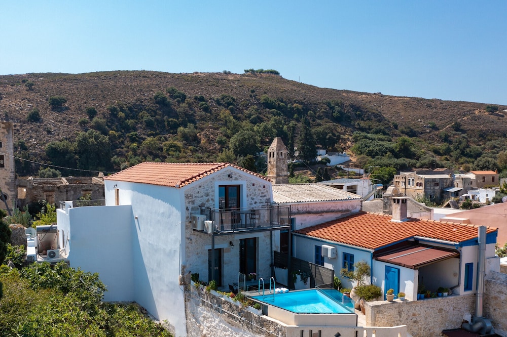 Iliahtida Villa