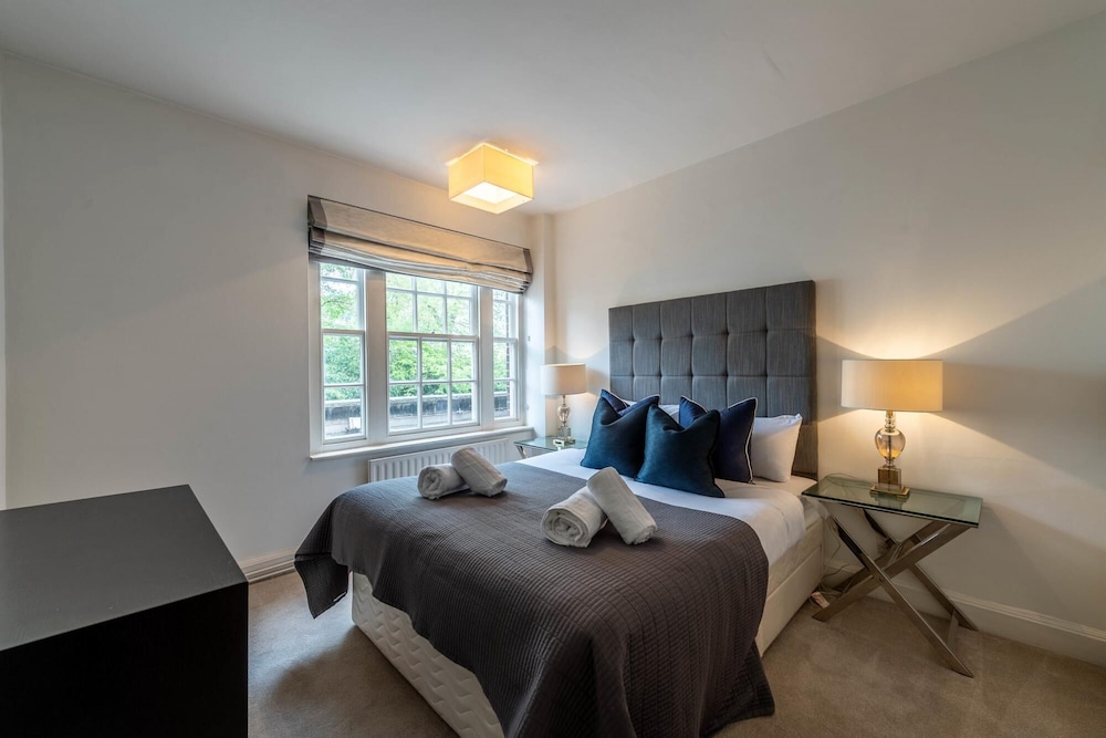 Smart 2 Bedroom Apartment in Chelsea 26