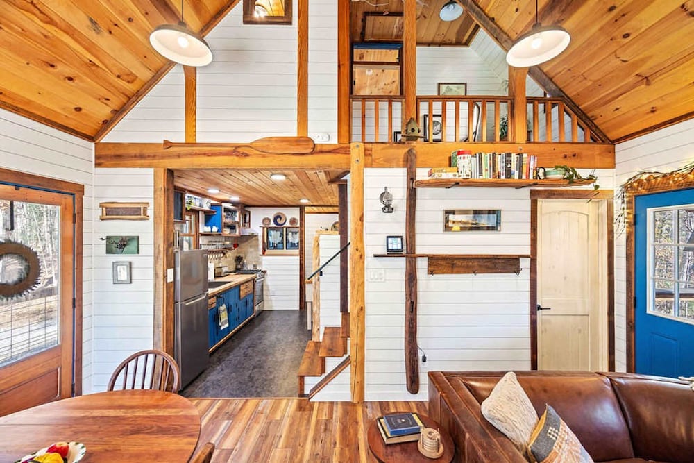 Blue Ridge Beech Cabin