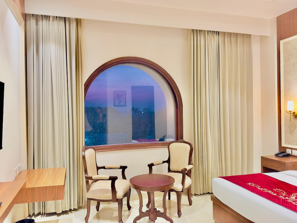 HOTEL SUKH FARM