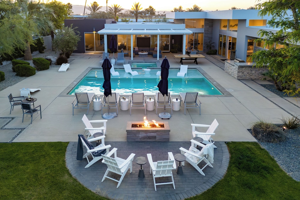 The Polo Villas by AvantStay – Modern Oasis Near Empire Polo Club