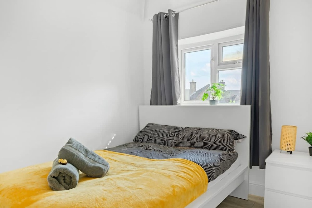 4 Bedrooms - 3 Bathrooms House