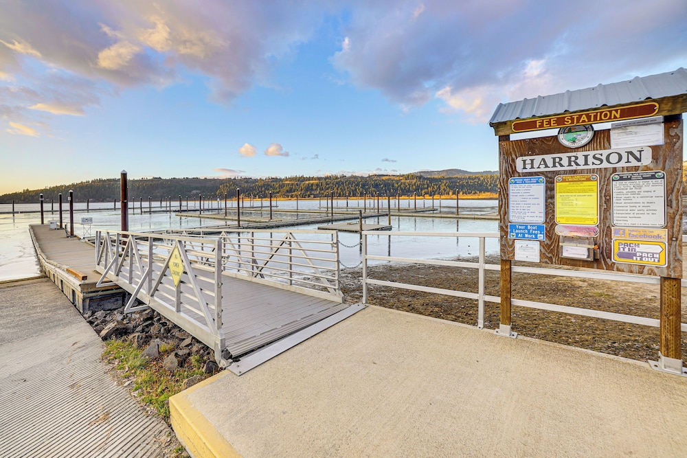 Walk to Marina: Harrison Cabin w/ Lake View!