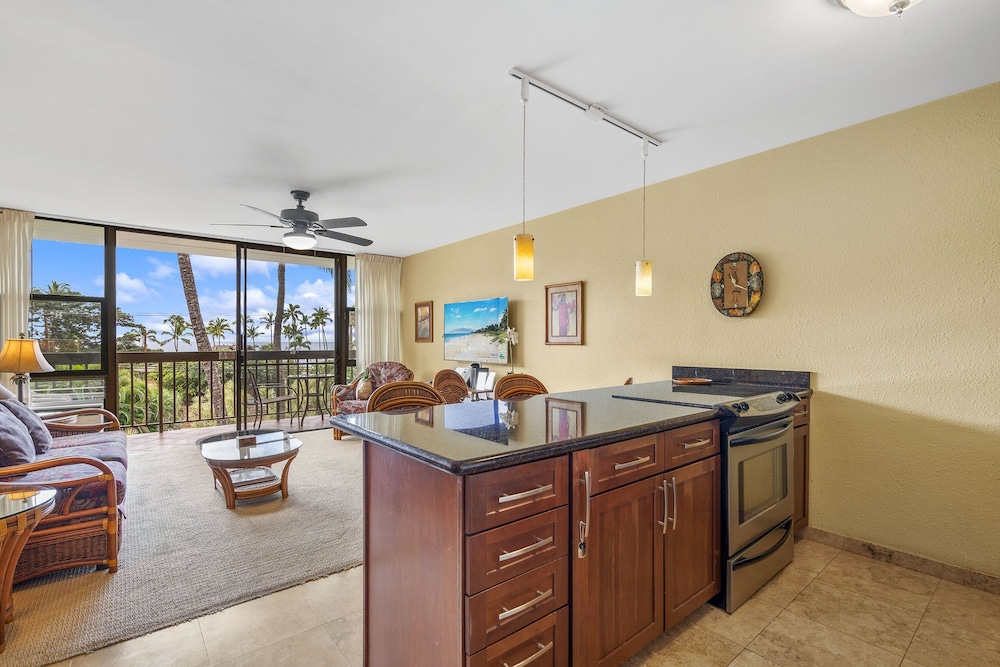 Maui Vista 1-308 - Steps From the Beach, Renovated, Ocean Views, New Windows, AC