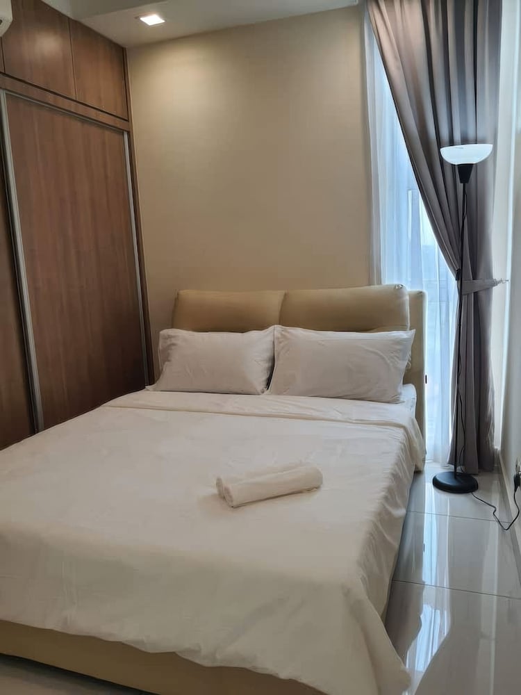Central Residence - Free Gym Pool