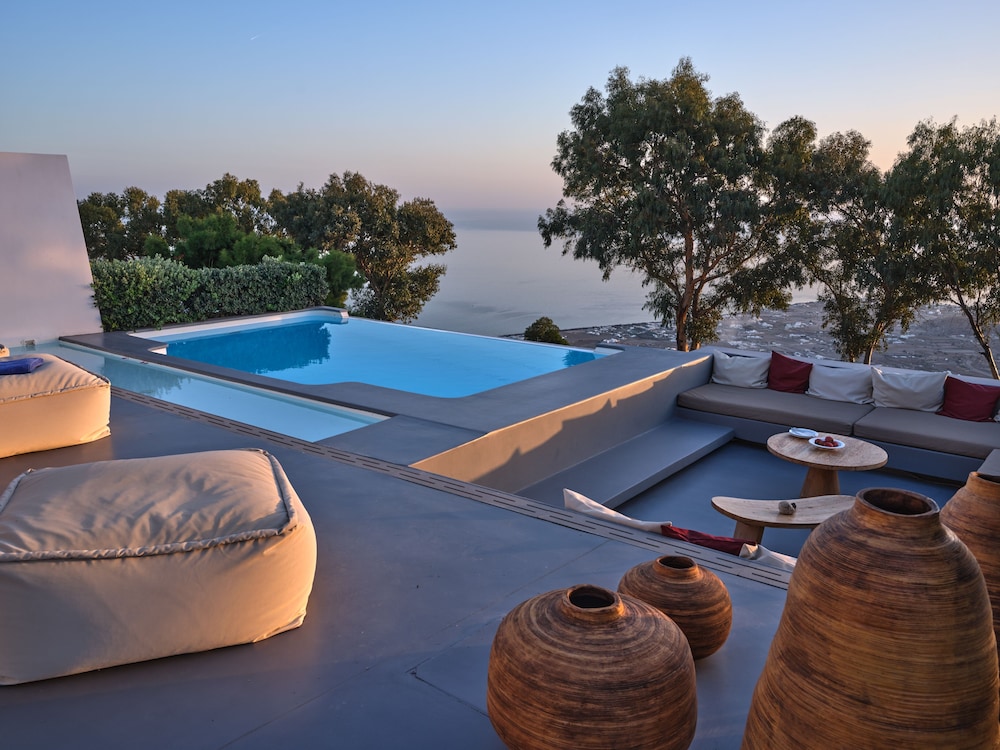 Santorini Heights