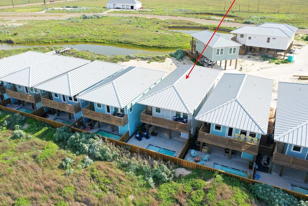 2 Homes, Sleeps 22 2 Private Pools, Firepit, Steps to Beach Boardwalk Access