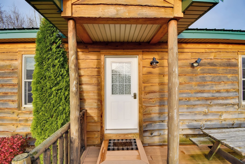 Lakefront Relaxation & Adventure: Sodus Bay Cabin