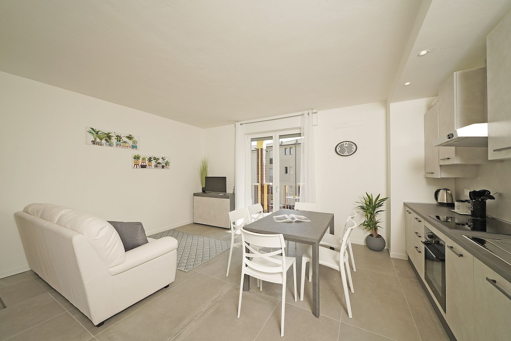 Sunshine Apartment by Wonderful Italy