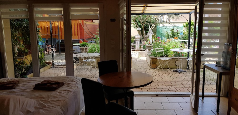 hotel room
