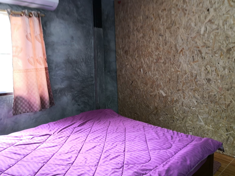 Baan Raiplaysoi Homestay