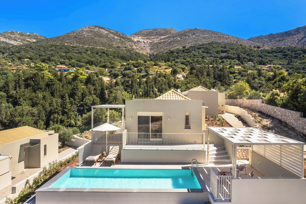 Ostria Villa