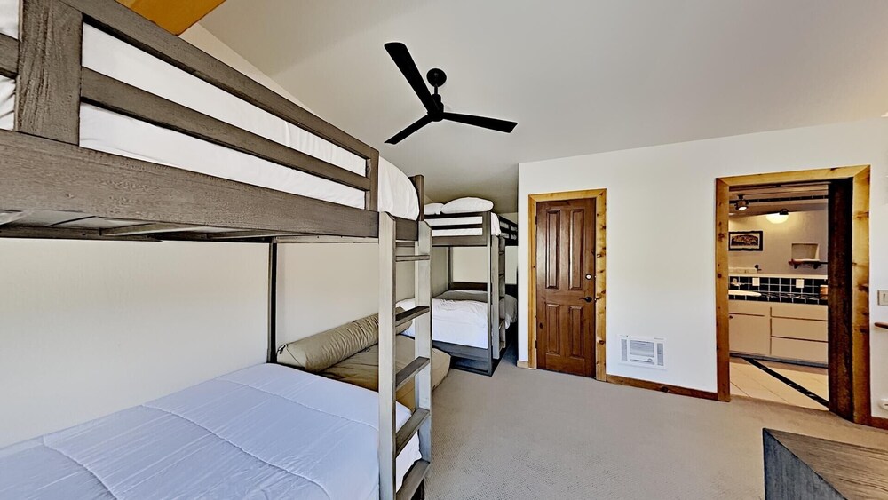 Beautifully remodeled 3 Bedroom Condo view 2