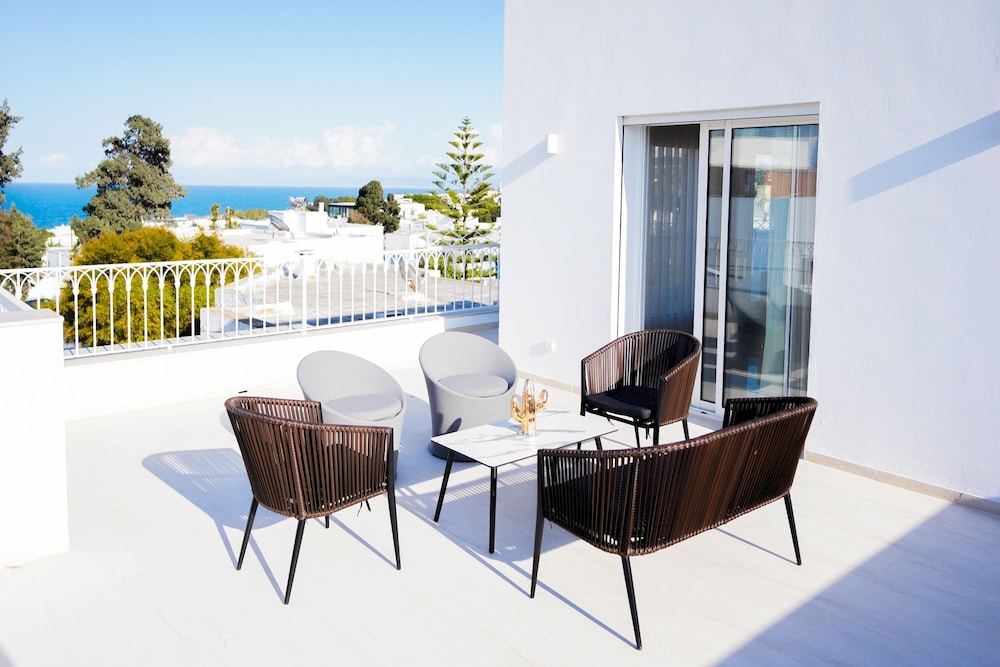 Villa Apollon Seaside and Luxurious