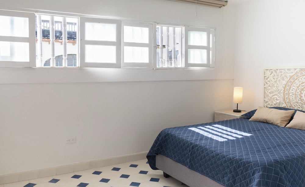5ct-l 5 Bedroom House In Getsemani De Cartagena With Jacuzzi