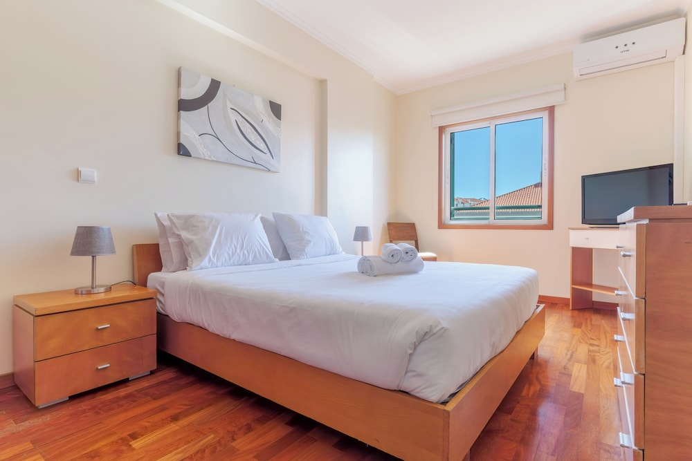 Ivana Apartment by HR Madeira