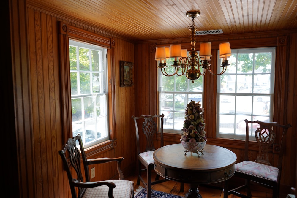 The 1708 House