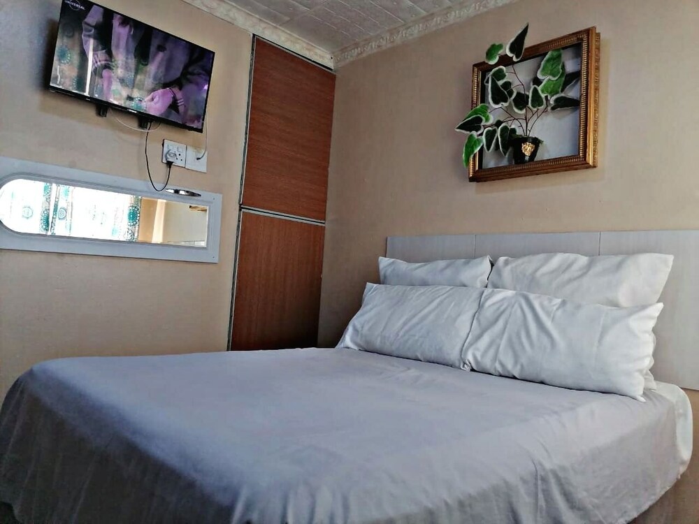Valley Center Guest House