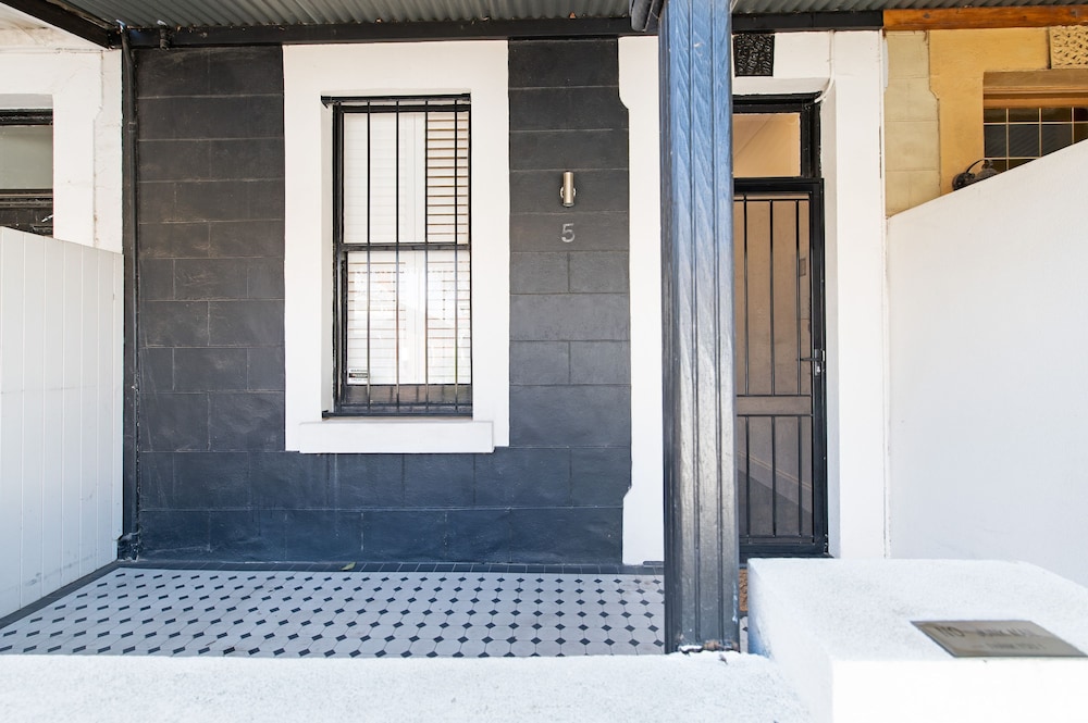 Lovely 2BR Home in Norwood