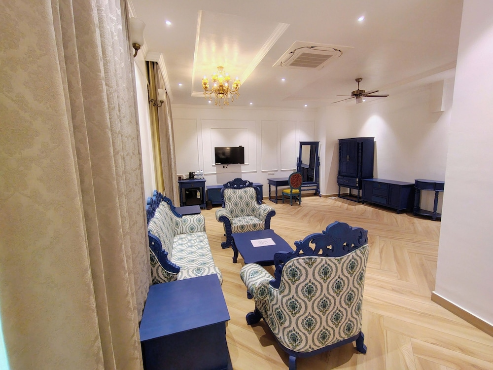 RESORT TITLI