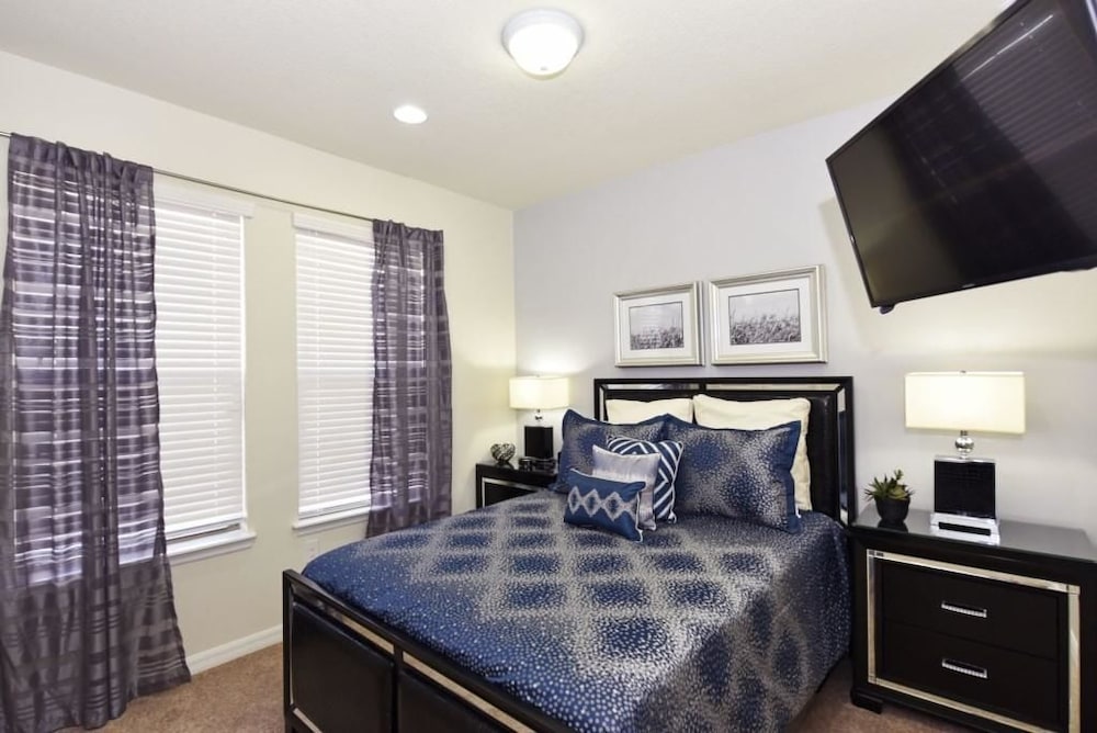8878 Windsor Hills House 8 Bedroom by Florida Star