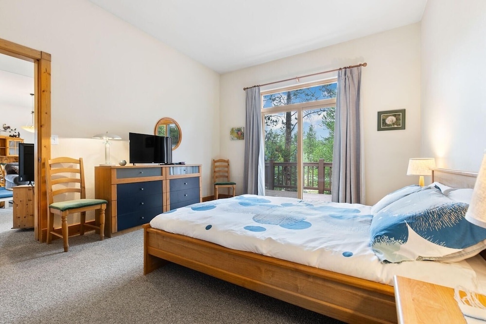 Waterdance 475a 5 Bedroom Townhouse by RedAwning view 3