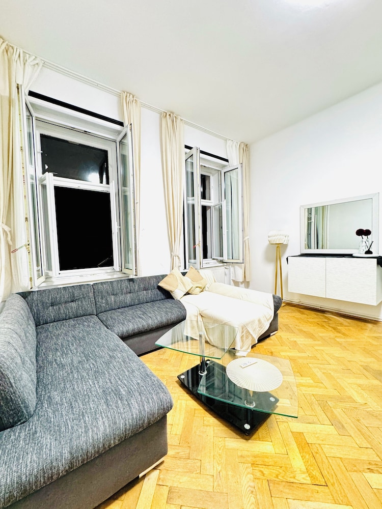 Affordable Apt Near Stadthalle
