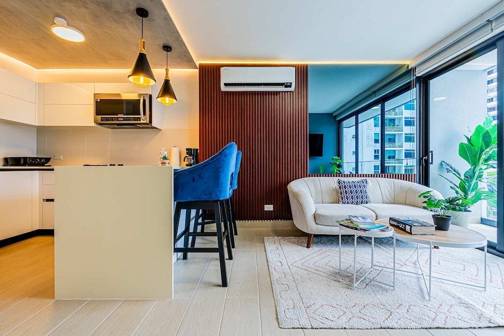 w Bright 1BR w Private Balcony in San Francisco