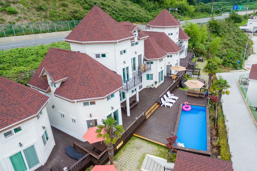 Geojerowa Pension