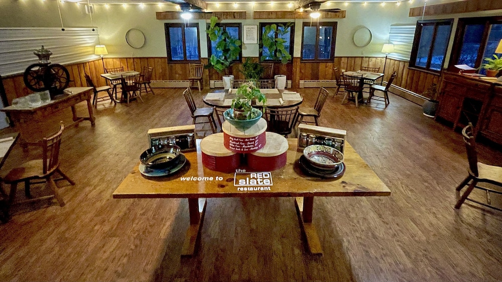 The Upper Pass Lodge at Magic Mountain
