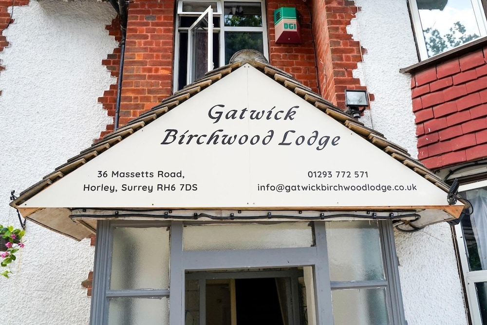 Horley Vacations - Gatwick Birchwood Lodge - Property Image 12