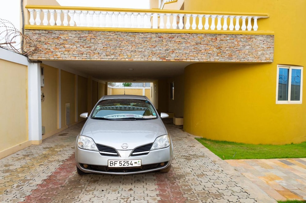 House 5 Mins From the Beach, 15 Mins From the Airport