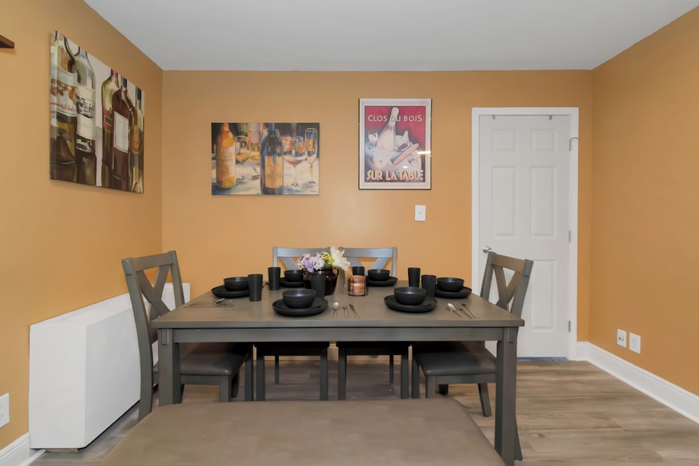 Spacious 3BR Condo in DTWN