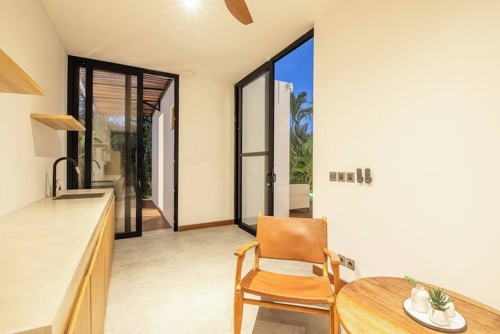 Elegant Villa Sinara 2BR With Sea View