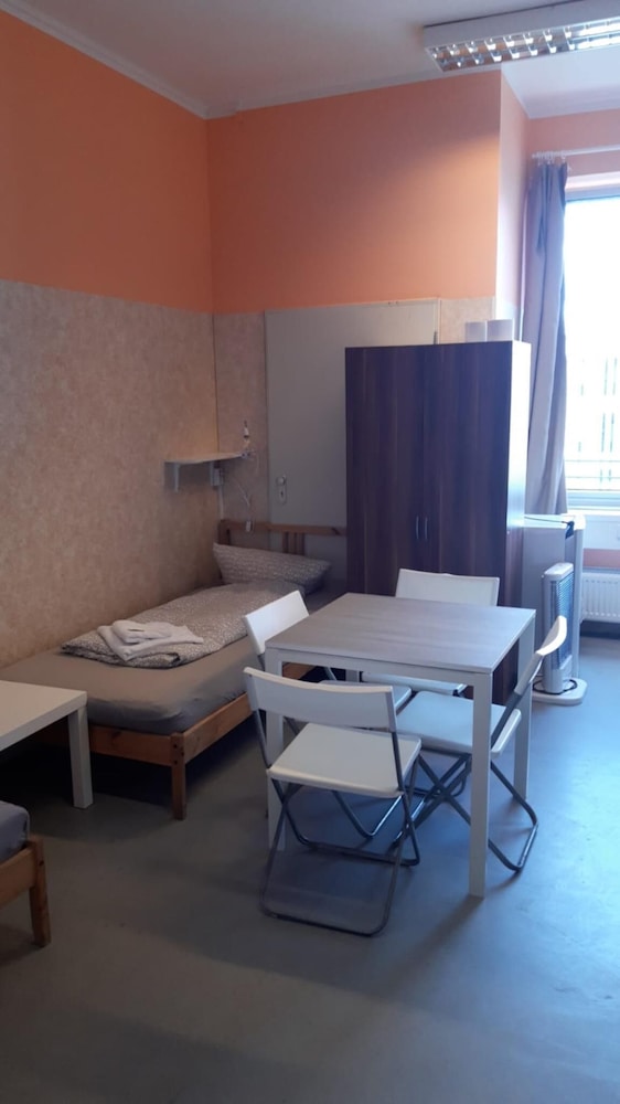 2-Rent Group Hostel Zimmer&Apartments GKP2