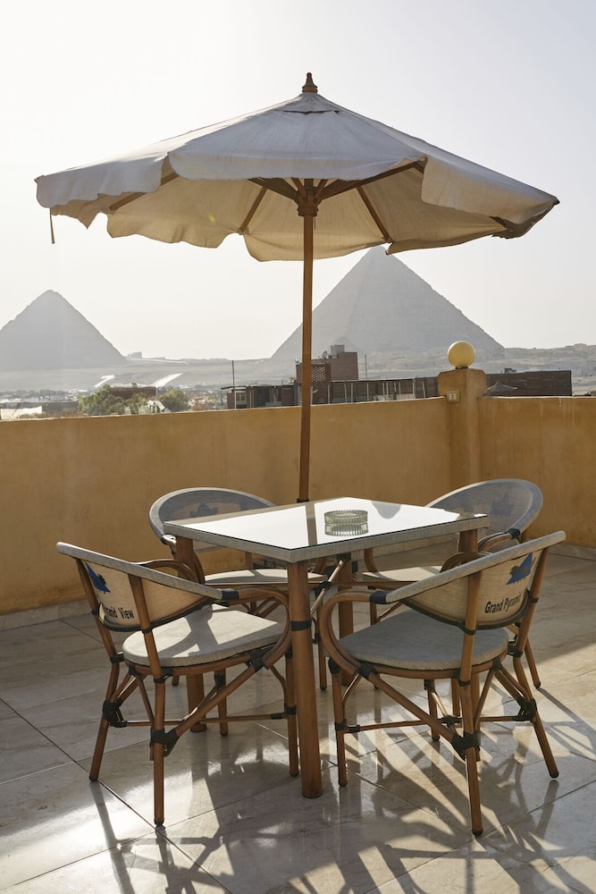 Hotel Grand Pyramids View Guesthouse - Image 1