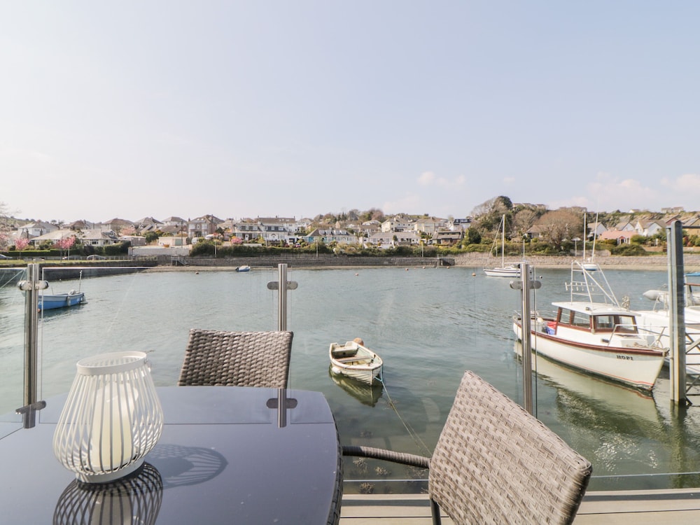 2 Beach Cottage