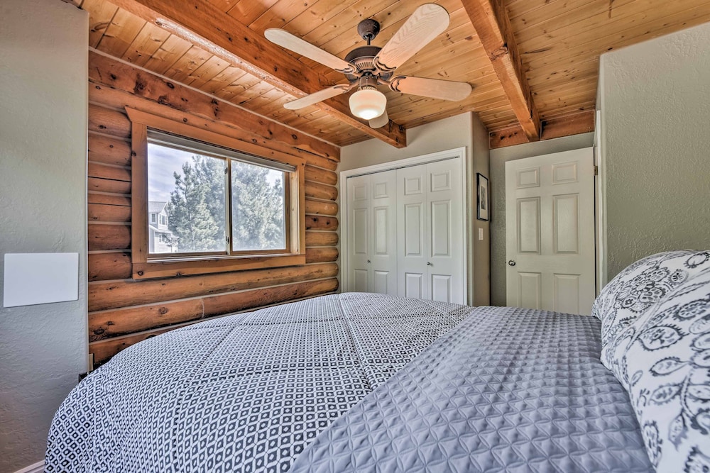 Spacious Hilltop Cabin w/ Deck & Scenic Views! view 2