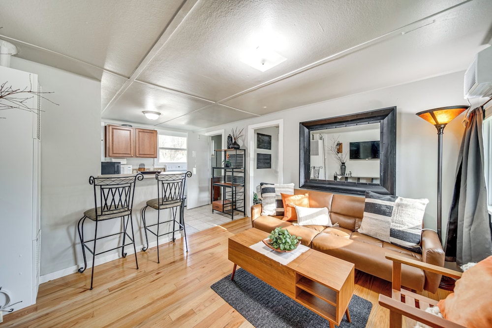 1 Mi to Camels Back Park: Boise Studio w/ Patio!