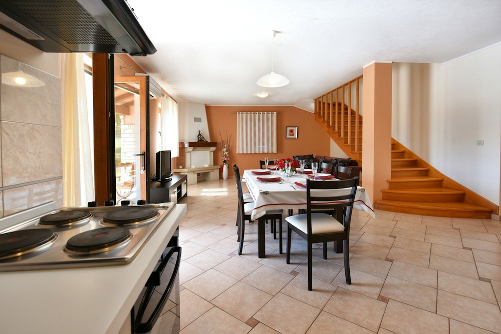 Photo 47